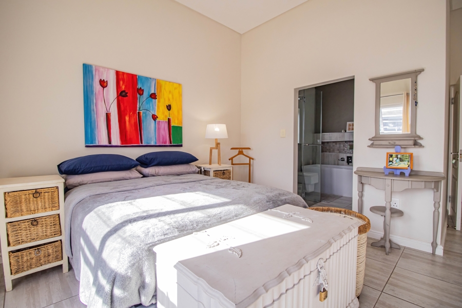 3 Bedroom Property for Sale in Pearl Bay Western Cape